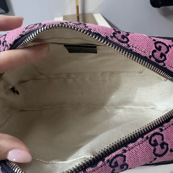 Gucci Marmont Crossbody - Picture 9 of 11